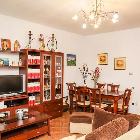 Apartment Antonia House *